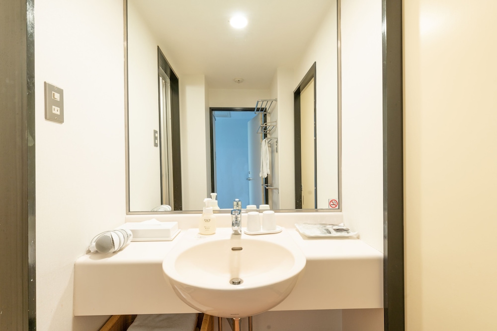 [禁煙] 和洋室ダブル(富士山ビュー) バスルームのシンク0 | レンブラントプレミアム富士御殿場