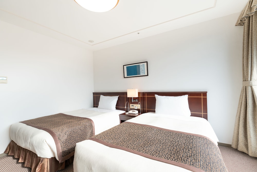 [禁煙] 洋室スーペリアツイン (富士山ビュー) 客室2 | レンブラントプレミアム富士御殿場