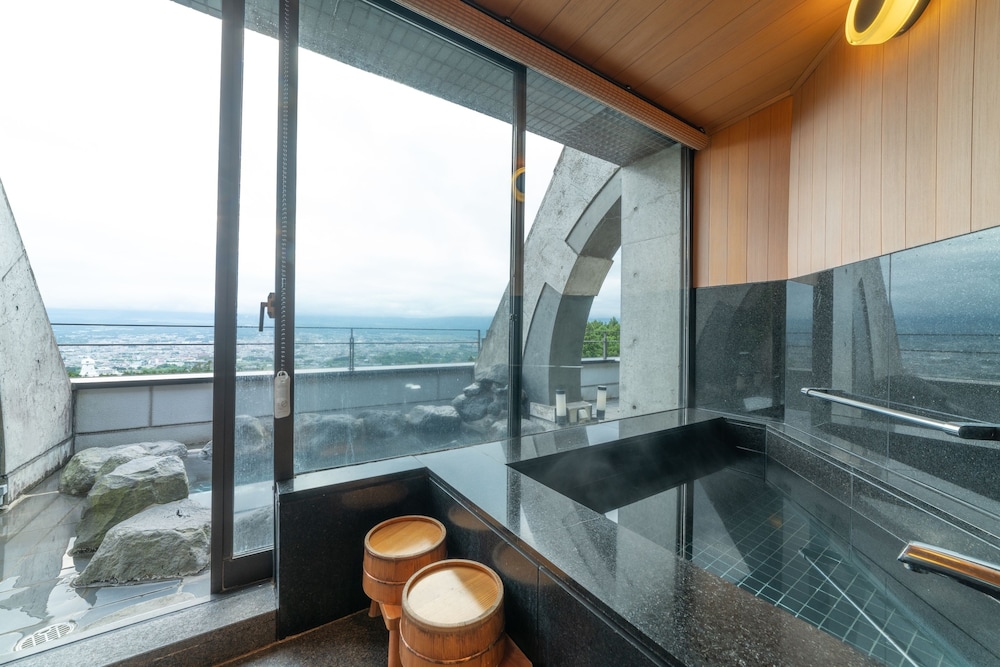 [禁煙] 客室露天風呂付和室特別室(富士山ビュー) バスルーム0 | レンブラントプレミアム富士御殿場