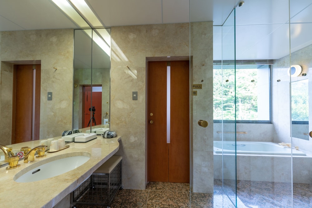 [禁煙] 洋室メジャースイート(富士山ビュー) バスルーム0 | レンブラントプレミアム富士御殿場