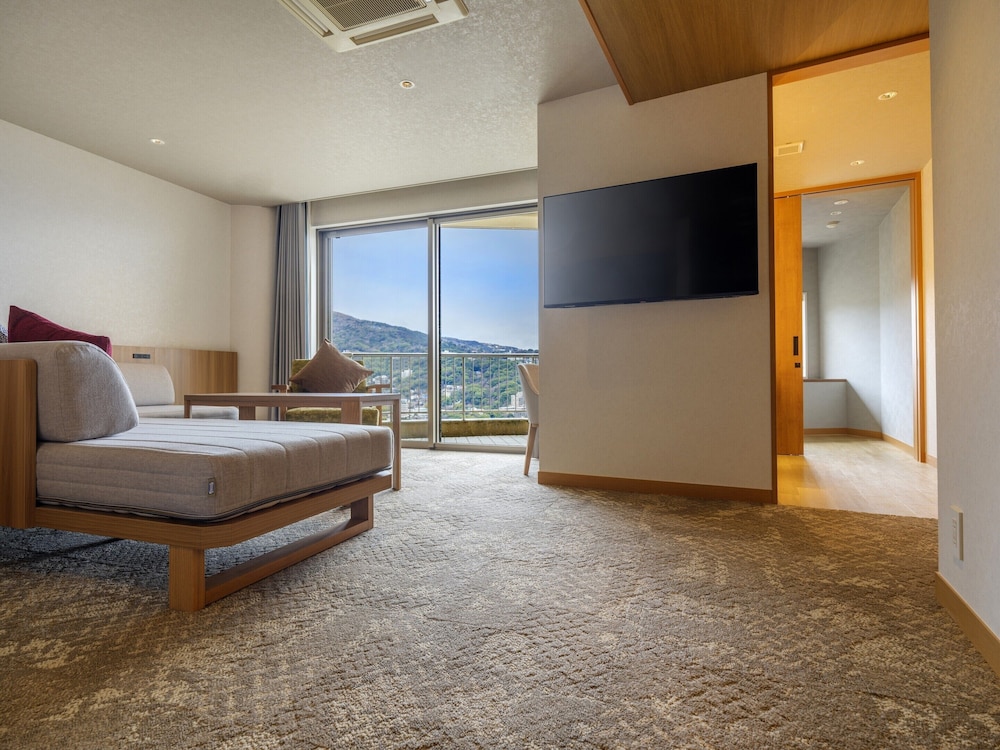 【3名〜4名利用】デラックスルーム (オーシャンビュー)/バリアフリー 部屋からの景観0 | 亀の井ホテル 熱海
