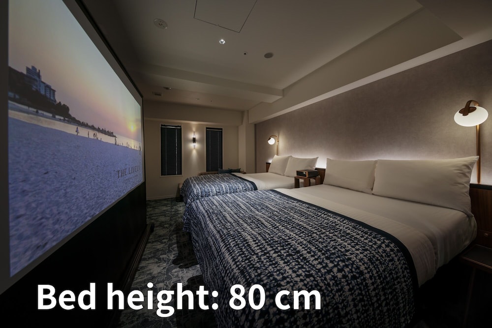 スーペリアツインルーム(プロジェクター付きシアタールーム) 客室7 | THE LIVELY 大阪本町 (ザ・ライブリー大阪本町)