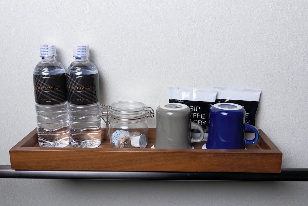 スーペリアツインルーム(プロジェクター付きシアタールーム) 客室5 | THE LIVELY 大阪本町 (ザ・ライブリー大阪本町)