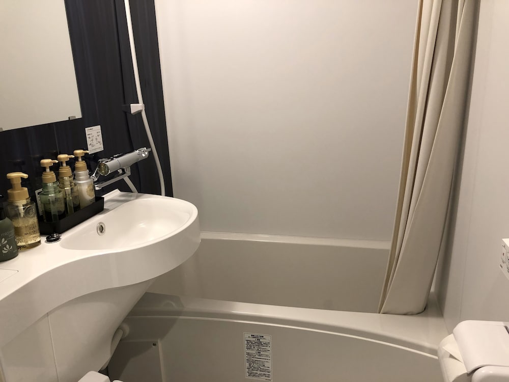 エコノミー ロフト ベッド (複数台) バスルーム3 | ホテル東興 博多 祇園