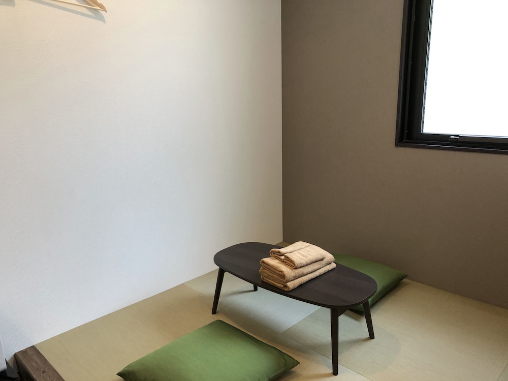 ベーシック ツインルーム 1 ベッドルーム リビング エリア0 | ホテル東興 博多 祇園