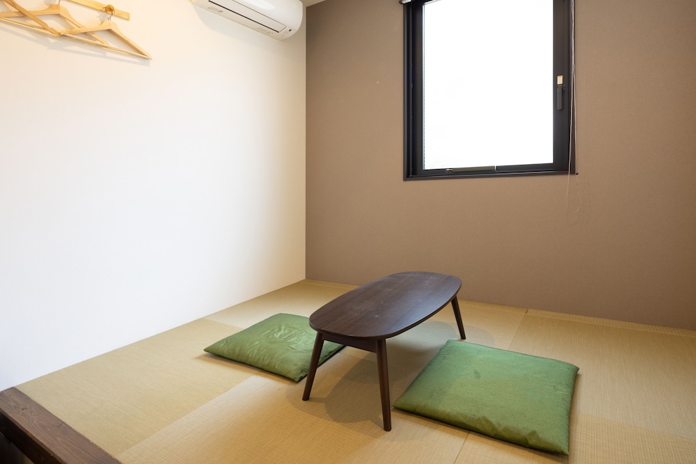 ベーシック ロフト ベッド (複数台) 客室1 | ホテル東興 博多 祇園