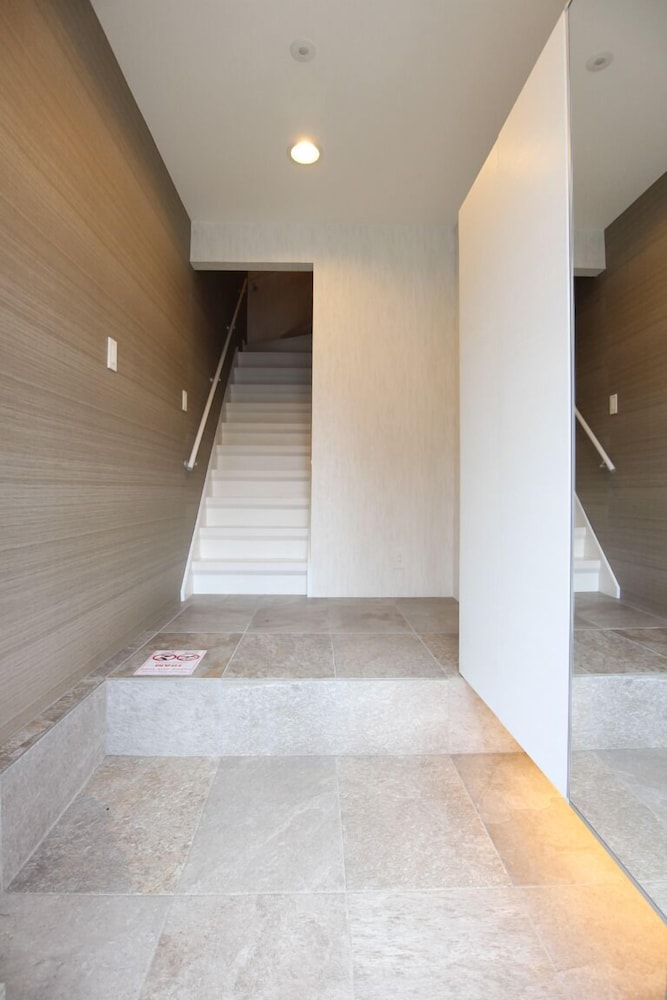 階段1 | ザ ネイバーズ