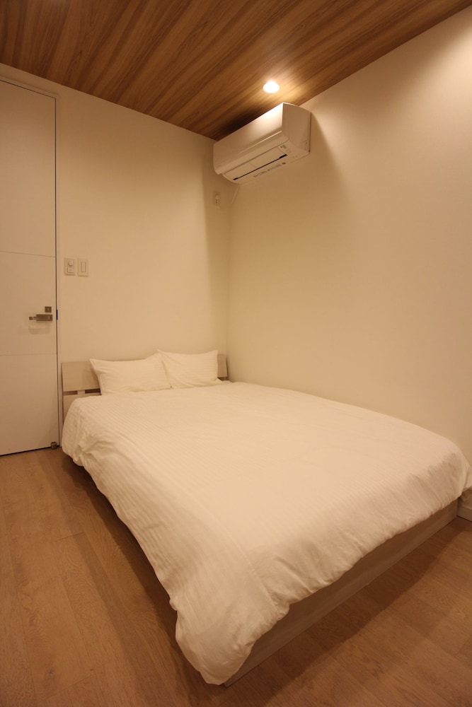 客室1 | ザ ネイバーズ