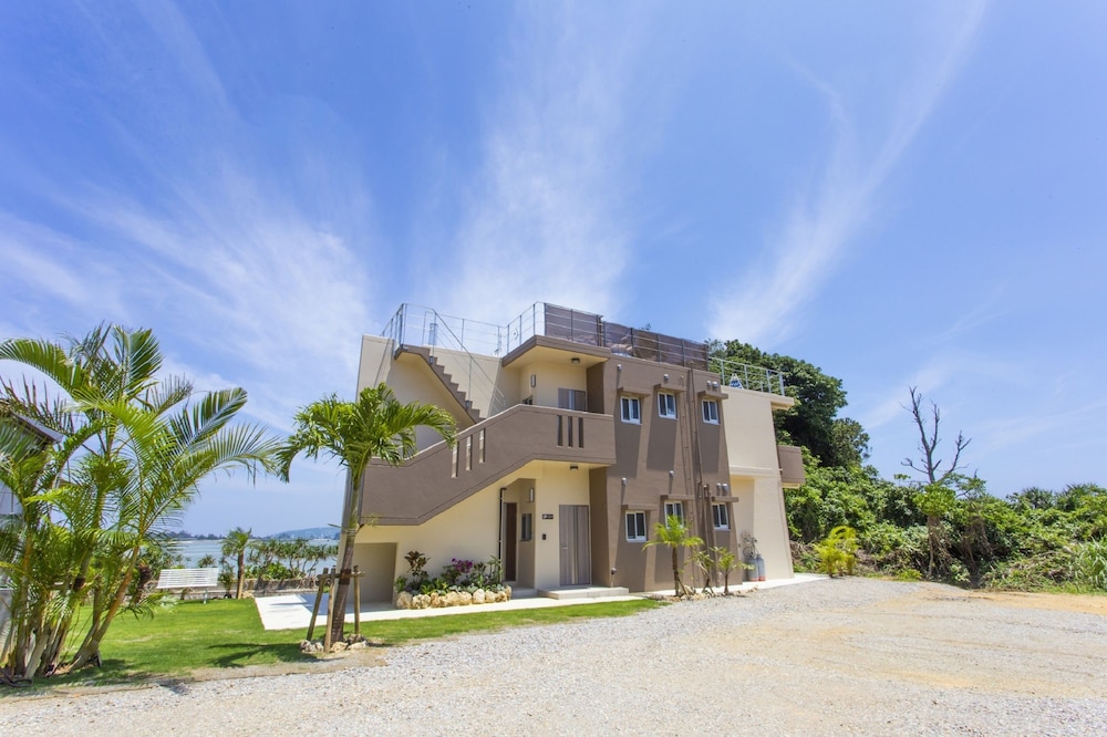 メインイメージ | Beach side resort Grand blue OKINAWA