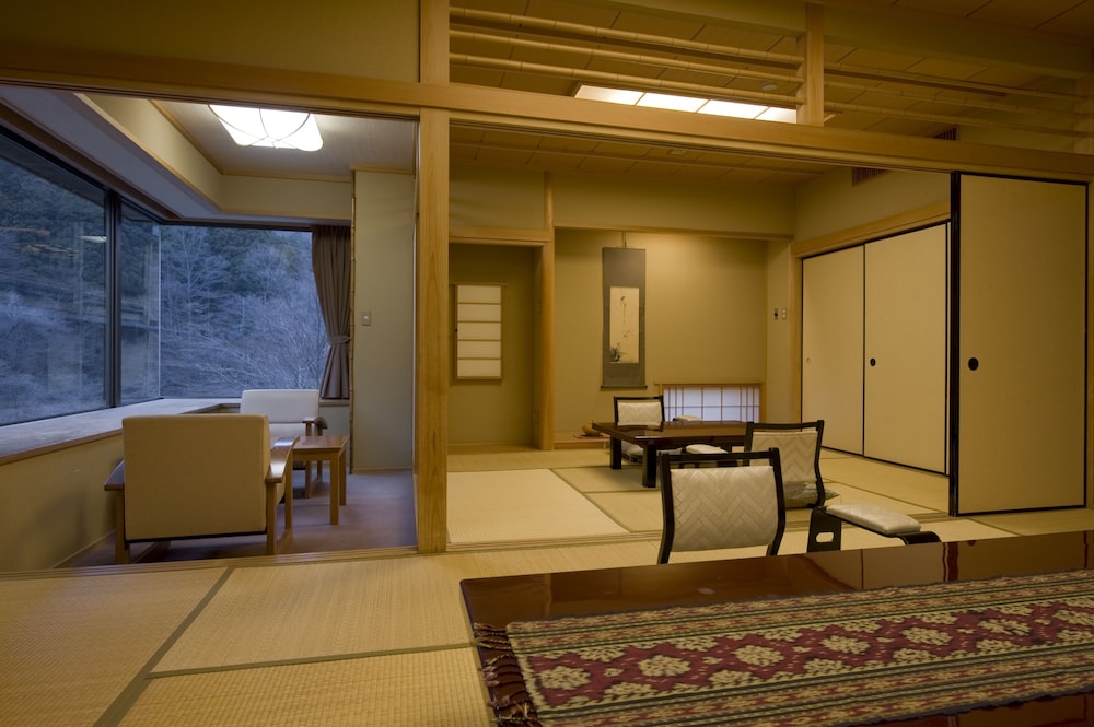 和室12畳 次の間6畳 | 西山温泉 慶雲館