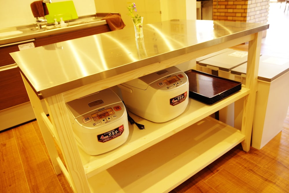 ツインルーム トイレ付 共用キッチン0 | ケイズハウス北海道旭岳温泉