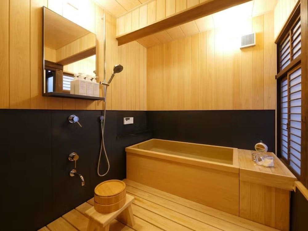 VMGグランド(4名定員) バスルーム0 | NIPPONIA HOTEL Takehara Saltworks Town