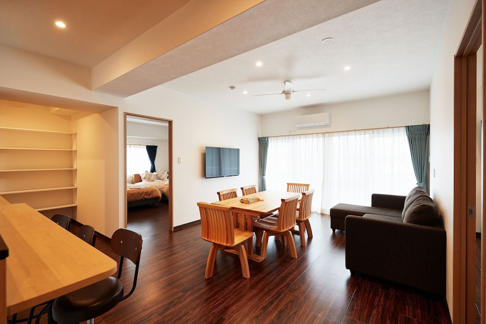 ロイヤル アパートメント 客室2 | M's Stay Okinawa