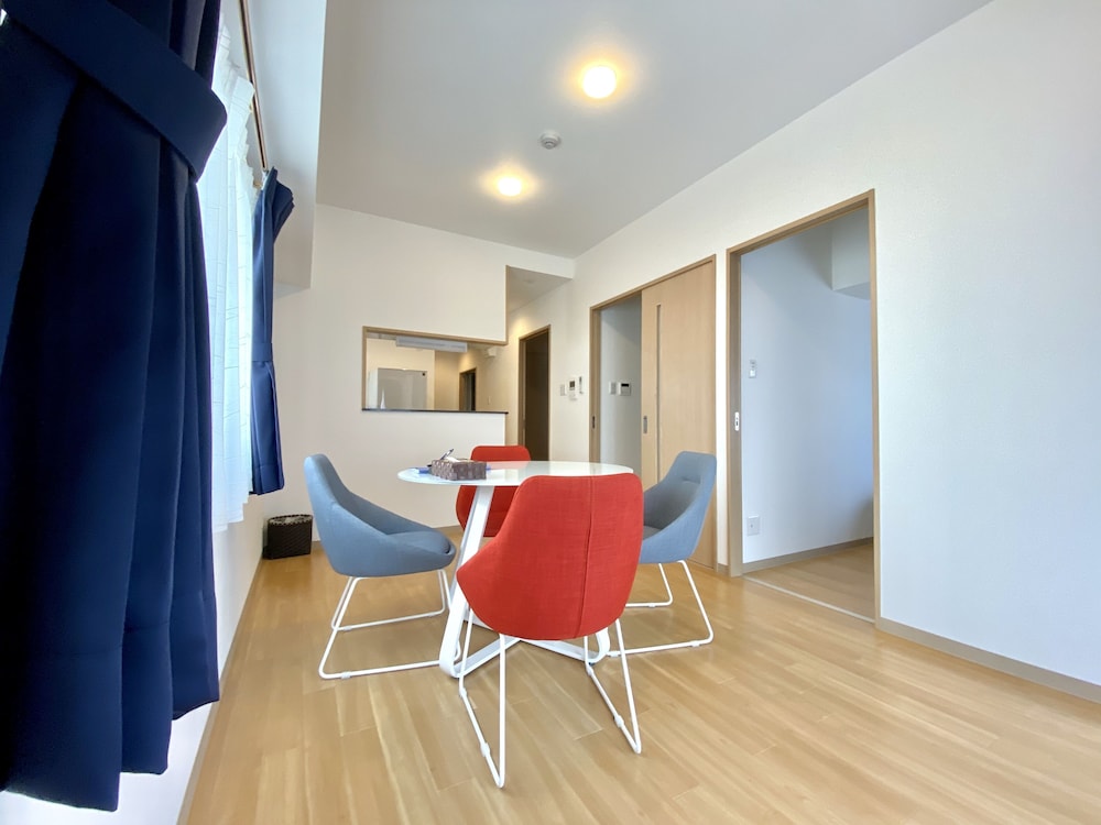 デラックス ルーム ダブルベッド 2 台 客室4 | M's Stay Okinawa