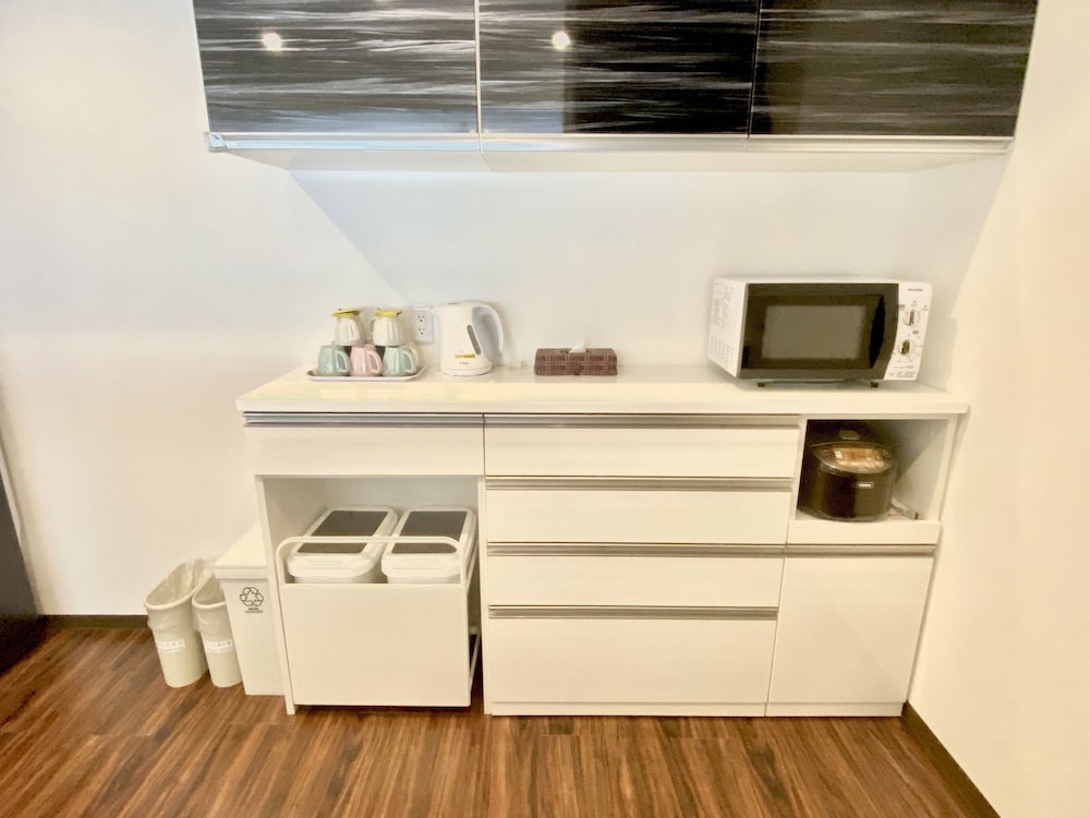 ロイヤル アパートメント 専用キッチン0 | M's Stay Okinawa