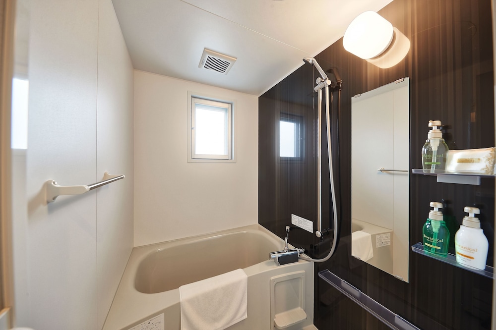スタンダード ルーム バスルーム4 | M's Stay Okinawa
