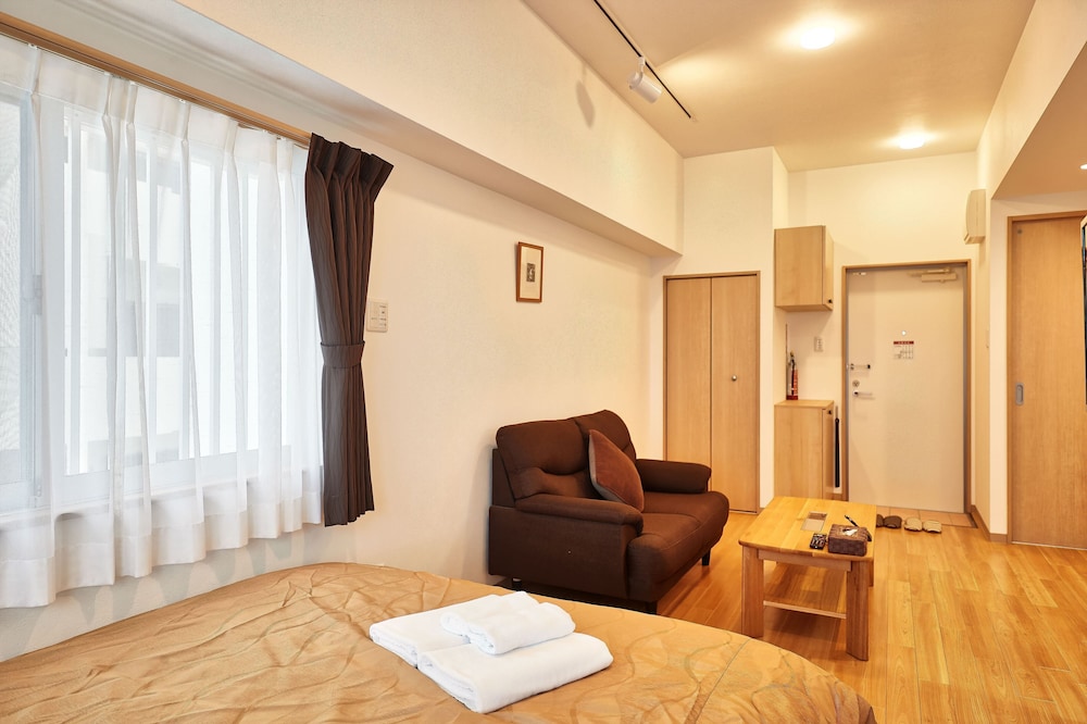 ベーシック スタジオ ダブルベッド 1 台 客室7 | M's Stay Okinawa