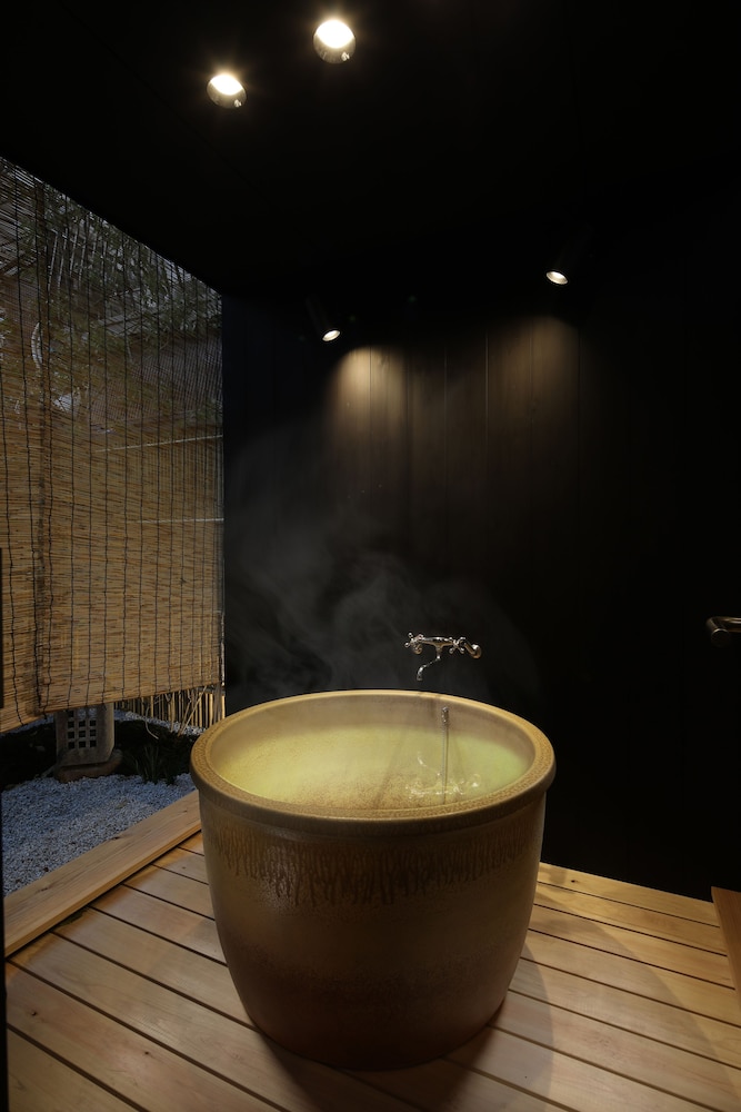 京町家一棟貸し バスルーム2 | 奏 京都八条口