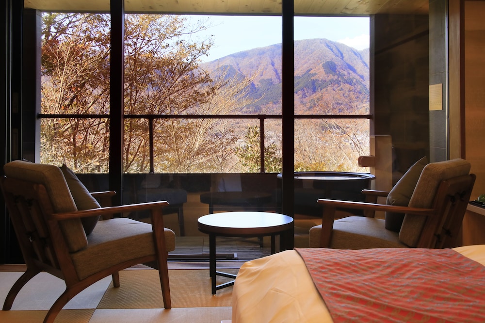 和ツインルーム 客室露天風呂付き すき焼きディナー込 禁煙 マウンテン ビュー0 | センチュリオン箱根 別邸