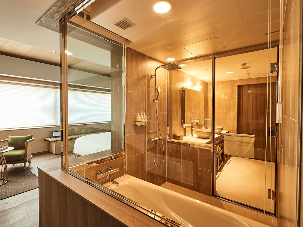 デラックスグランドツイン 4人部屋 禁煙 バスルーム1 | GOOD NATURE HOTEL KYOTO