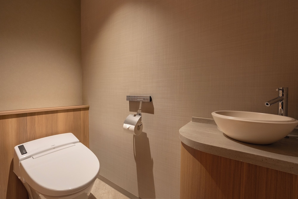 [2025リニューアル]クラブエグゼクティブツインルーム 禁煙 バスルーム2 | 沖縄ハーバービューホテル