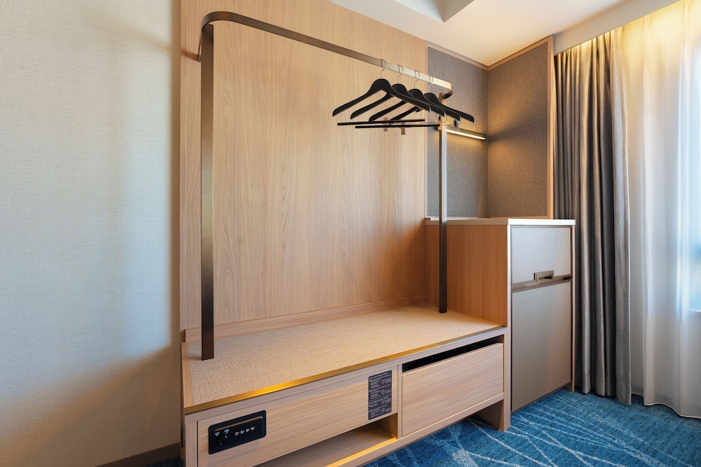 [2025リニューアル]クラブスーペリアツインルーム（1～4名） 客室3 | 沖縄ハーバービューホテル