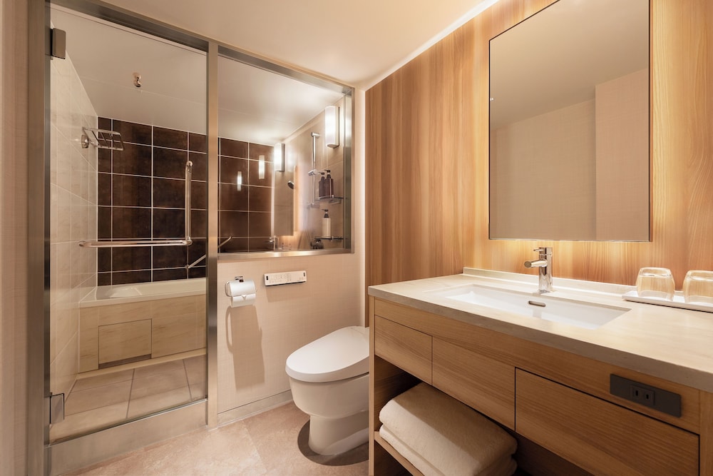 [2025リニューアル]クラブスーペリアキングルーム（1～2名） バスルーム1 | 沖縄ハーバービューホテル