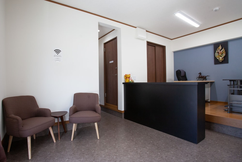 フロント1 | Thanyaporn Hotel