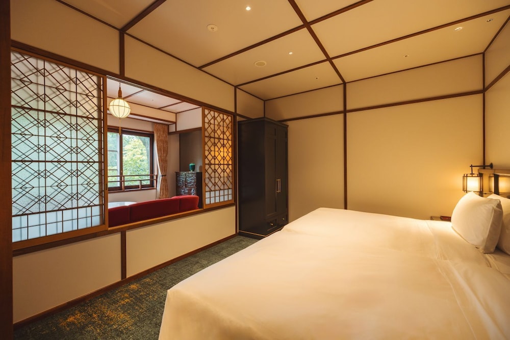 プレミア ツインルーム 客室2 | 万平ホテル