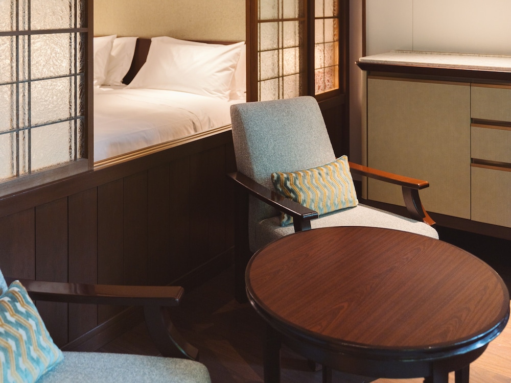 クラシック ツインルーム 客室1 | 万平ホテル