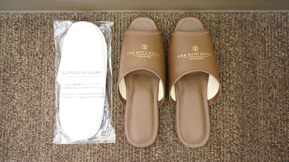 洋室ツインルーム　禁煙 客室の設備とサービス2 | ザ カトーホテル