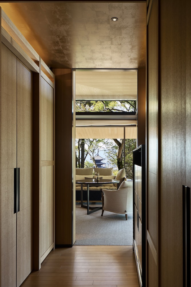 ルーム キングベッド 1 台 (Pagoda View) 部屋からの景観1 | パーク ハイアット 京都