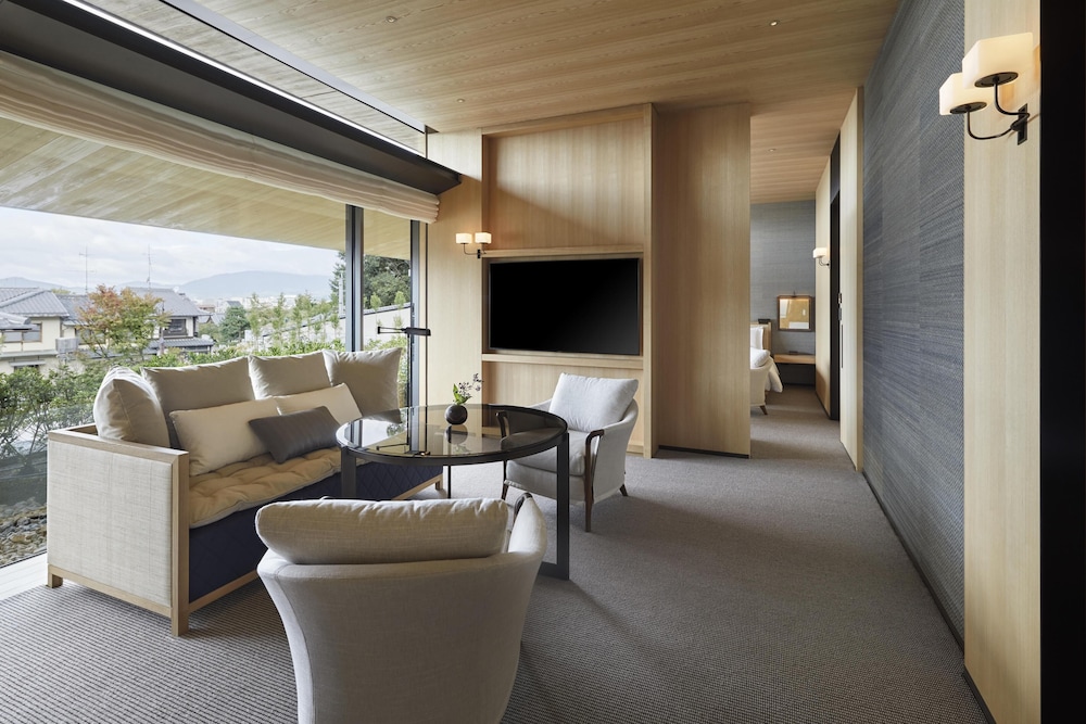 ハウス キングベッド 1 台 (Ninenzaka) 客室2 | パーク ハイアット 京都