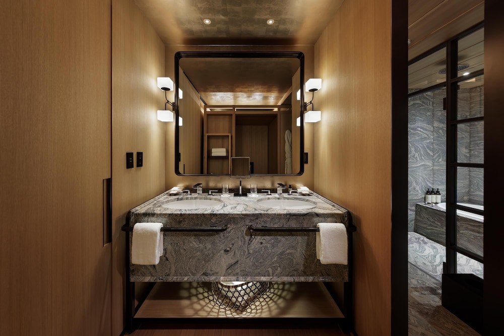 ルーム キングベッド 1 台 ガーデンビュー バスルーム0 | パーク ハイアット 京都