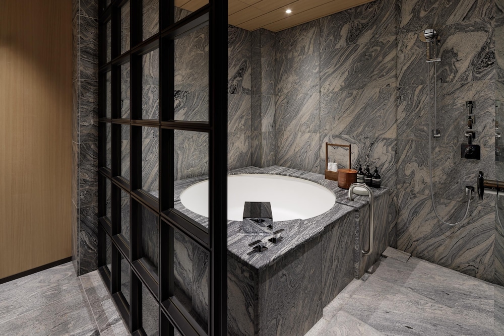 ハウス キングベッド 1 台 (Higashiyama) バスルーム0 | パーク ハイアット 京都