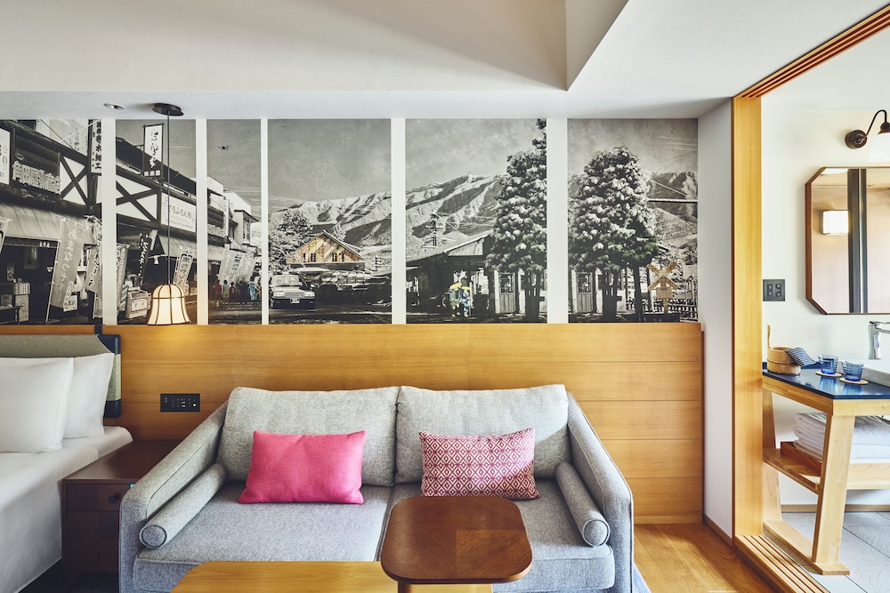 スタンダード ルーム シングルベッド 2 台 リバービュー (Private Hot Spring) 客室4 | ホテルインディゴ箱根強羅 by IHG