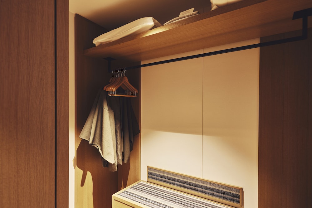 スタンダード ルーム シングルベッド 2 台 (Private Hot Spring) 客室1 | ホテルインディゴ箱根強羅 by IHG