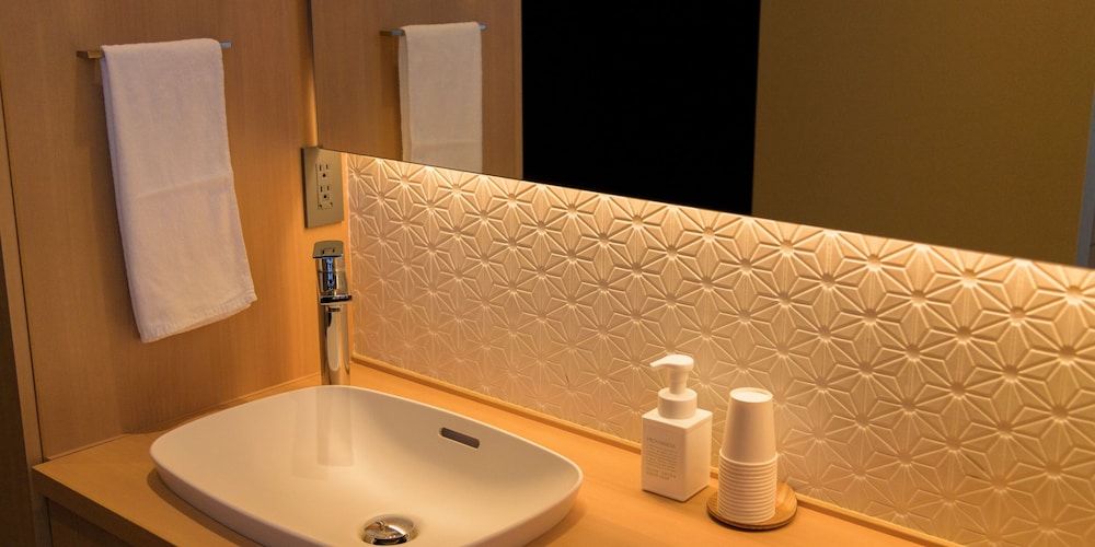 プレミアムクラスキャビン バスルームのシンク0 | ファーストキャビン京都二条城