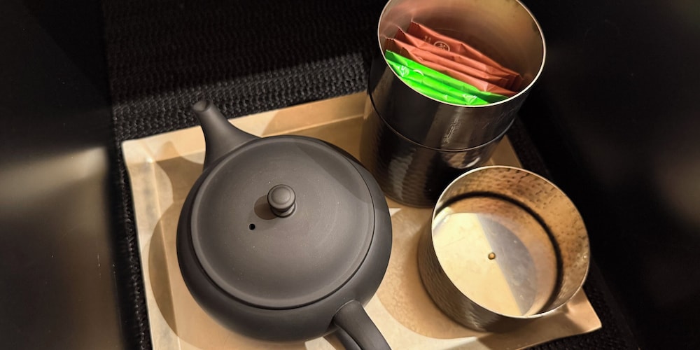 プレミアムクラスキャビン 客室内のダイニングエリア0 | ファーストキャビン京都二条城