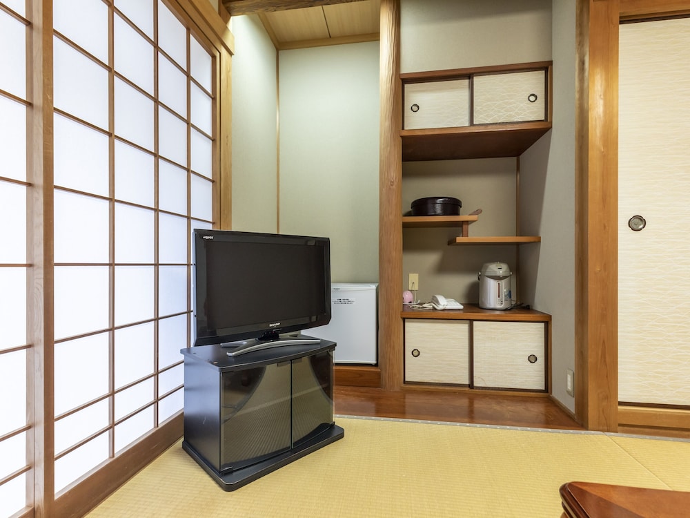 コンフォート 4 人部屋 客室14 | 国民宿舎あらふねリゾート
