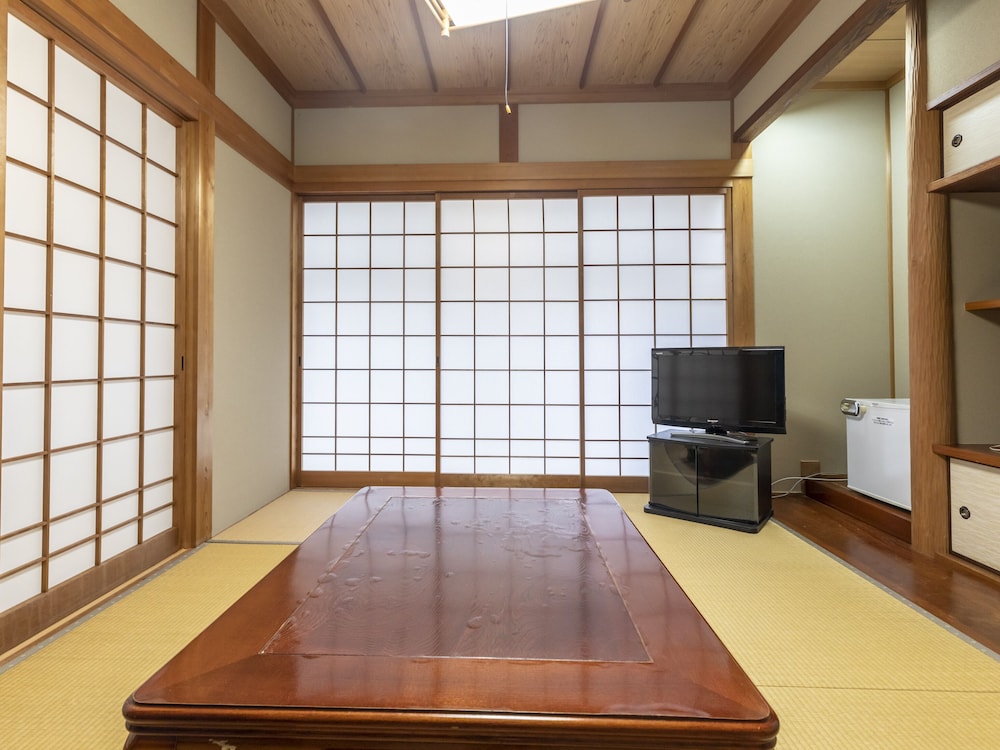 コンフォート 4 人部屋 客室9 | 国民宿舎あらふねリゾート