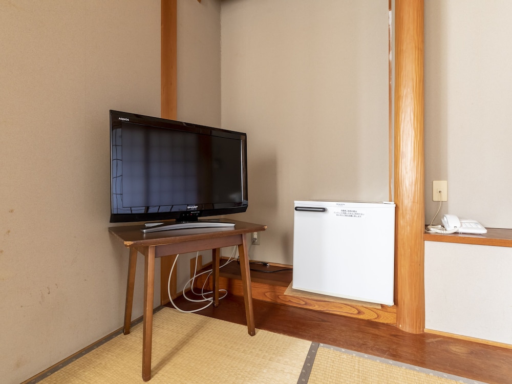 ビジネス 4 人部屋 禁煙 客室3 | 国民宿舎あらふねリゾート