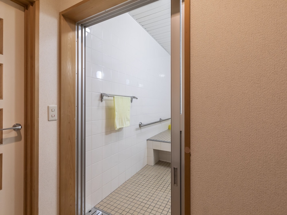 コンフォート 4 人部屋 客室22 | 国民宿舎あらふねリゾート