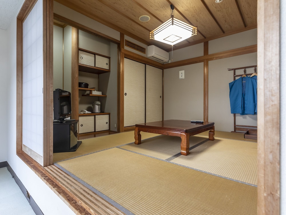 コンフォート 4 人部屋 客室2 | 国民宿舎あらふねリゾート