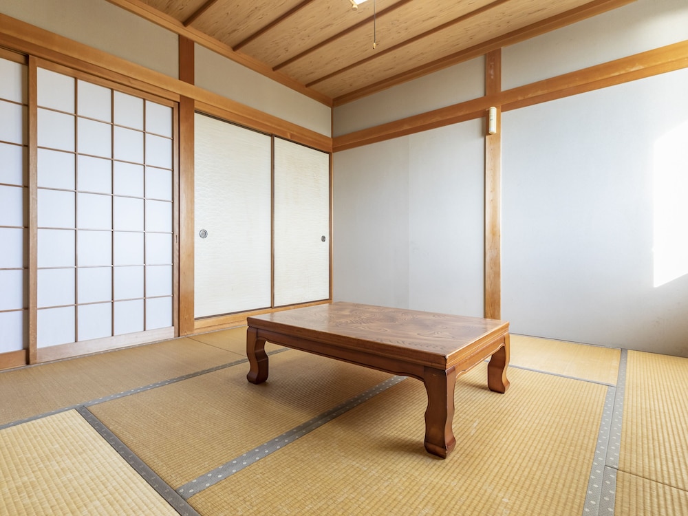 ビジネス 4 人部屋 禁煙 | 国民宿舎あらふねリゾート