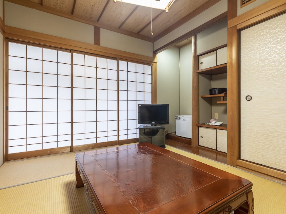 コンフォート 4 人部屋 客室10 | 国民宿舎あらふねリゾート