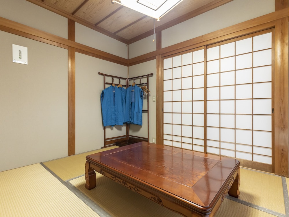 コンフォート 4 人部屋 客室12 | 国民宿舎あらふねリゾート