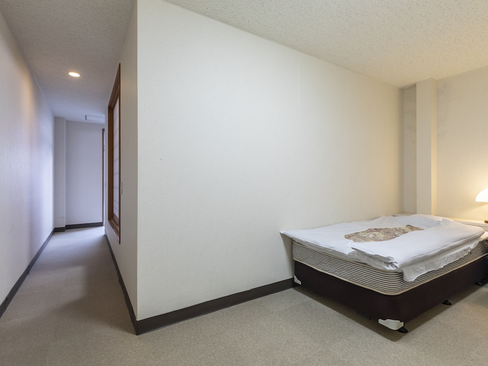 コンフォート 4 人部屋 客室3 | 国民宿舎あらふねリゾート