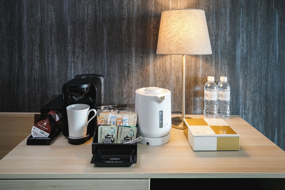 プレミアム ツインルーム 喫煙可 客室の設備とサービス1 | ホテルロイヤルクラシック大阪