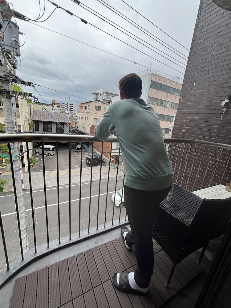 ベーシック ツインルーム バルコニーからの眺望0 | セブンスリー高松ゲストハウス